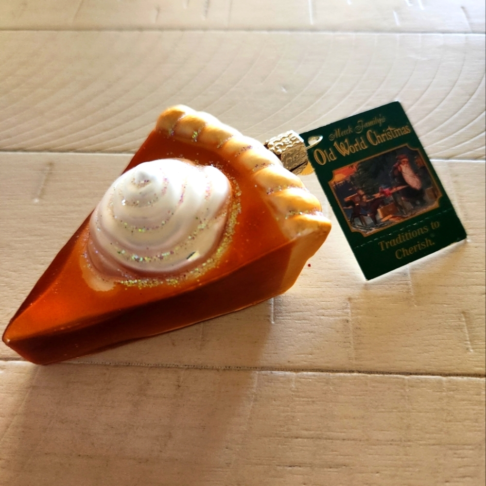 Old World Pumpkin Pie Ornament